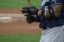 Best Batting Gloves for Softball